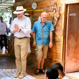 Le roi Willem Alexander et la reine Maxima, en visite d'état en Indonésie, posent sur L'île de Samosir, située sur le lac Toba le 12 mars 2020.  Sumatra, Indonesia - King Willem-Alexander and Queen Maxima of The Netherlands posing at the Toba Samosir during their State Visit to Indonesia.11/03/2020 - Sumatra