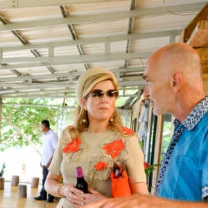 Le roi Willem Alexander et la reine Maxima, en visite d'état en Indonésie, posent sur L'île de Samosir, située sur le lac Toba le 12 mars 2020.  Sumatra, Indonesia - King Willem-Alexander and Queen Maxima of The Netherlands posing at the Toba Samosir during their State Visit to Indonesia.11/03/2020 - Sumatra