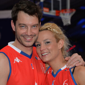 Elodie Gossuin et son mari Bertrand Lacherie - Match des célébrités (défi AG2R La Mondiale) au profit de l'association "Petits Princes" dans le cadre de la Disneyland Paris Leaders Cup LNB, compétition de basket qui réunit les 8 meilleures équipes de PRO A à la Disney Events Arena, le 20 février 2016. Le groupe AG2R La Mondiale soutient l'Association des Petits Princes qui oeuvre pour réaliser les rêves des enfants et adolescents, âgés de 3 à 18 ans, gravement malades, atteints de cancer, de leucémie ou de certaines maladies génétiques nécessitant des hospitalisations fréquentes et des traitements intensifs. © Veeren/Bestimage