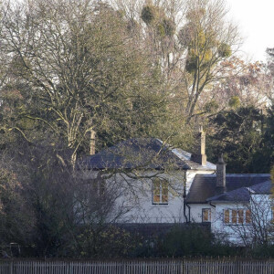 Le prince Harry, duc de Sussex, et Meghan Markle, duchesse de Sussex ont décidé d'investir dans une troisième clôture pour renforcer leur dispositif de sécurité de leur résidence, Frogmore Cottage, le 28 novembre 2019.