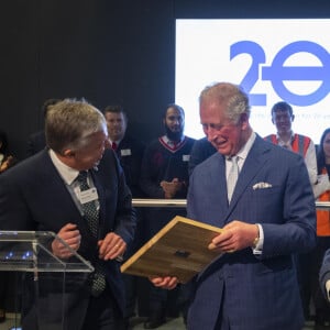 Le prince Charles, prince de Galles, et Camilla Parker Bowles, duchesse de Cornouailles, célèbrent le 20ème anniversaire de la société "Transport for London" au "London Transport Museum" à Londres, le 4 mars 2020.