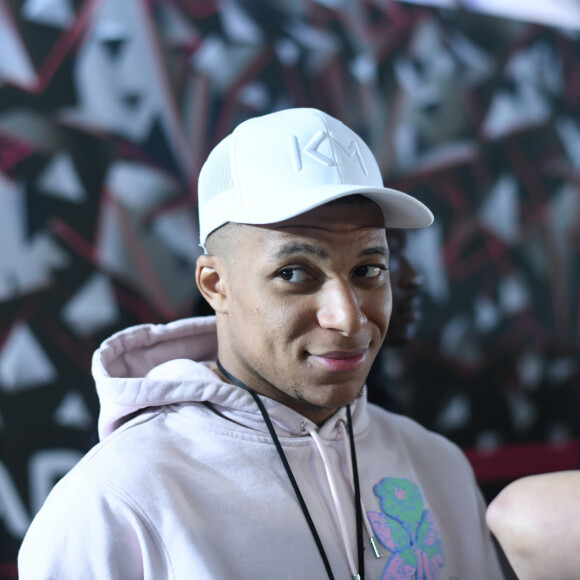 Exclusif - Kylian Mbappé au premier goûter des étoiles au profit de l'association AMSAK à l'Orangerie au Jardin d'acclimatation à Paris, France, le 1er mars 2020. © Rachid Bellak/Bestimage