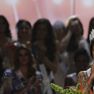 La Française Iris Mittenaere couronnée Miss Univers. Choisie face à ses 85 concurrentes, la Française Iris Mittenaere a été élue lundi 30 janvier Miss Univers lors d'un concours télévisé organisé à Manille, aux Philippines le 30 janvier 2017. © Linus Guardian Escandor Ii via ZUMA Wire / Bestimage