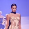 Irina Shayk - Défilé de mode Haute-Couture printemps-été 2020 "Jean Paul Gaultier" à Paris. Le 22 janvier 2020.