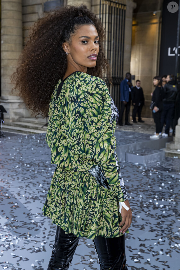 Tina Kunakey - Les people au défilé L'Oréal Paris 2019 à la Monnaie de Paris le 28 septembre 2019 pendant la fashion week. © Olivier Borde / Bestimage