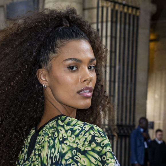 Tina Kunakey - Les people au défilé L'Oréal Paris 2019 à la Monnaie de Paris le 28 septembre 2019 pendant la fashion week. © Olivier Borde / Bestimage