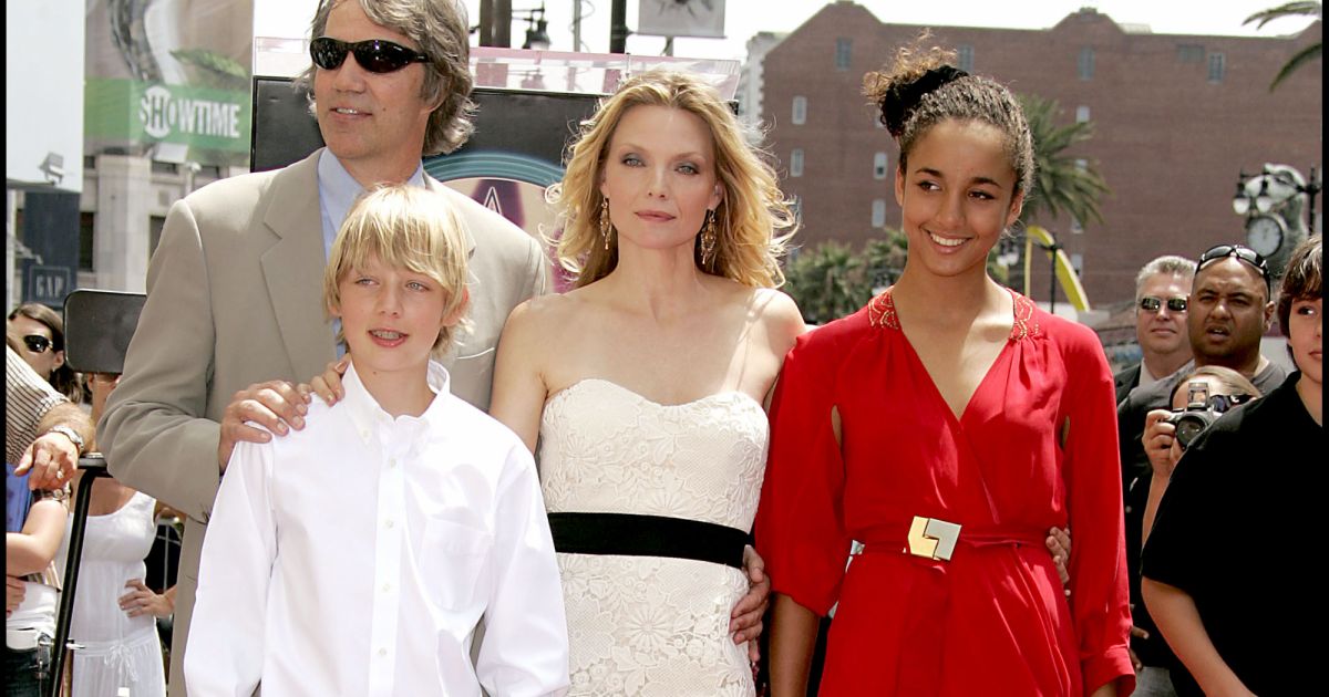 Michelle Pfeiffer, son mari David E. Kelley et leurs enfants, Claudia