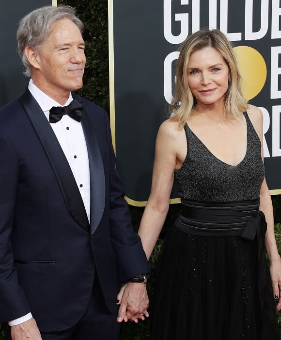David E. Kelley et sa femme Michelle Pfeiffer - Photocall de la 77ème cérémonie annuelle des Golden Globe Awards au Beverly Hilton Hotel à Los Angeles, le 5 janvier 2020.
