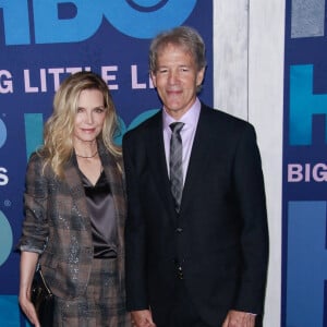 Michelle Pfeiffer et son mari David E. Kelley lors de la première de la deuxième saison de la série 'Big Little Lies' au Centre Jazz At Lincoln à New York, le 29 mai 2019.