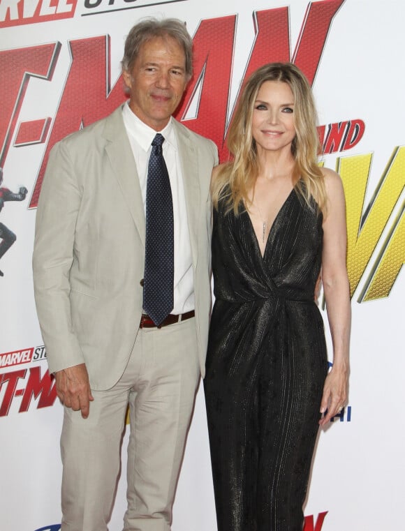 Michelle Pfeiffer et son mari David E. Kelley à la première de "Ant-Man and The Wasp" au théâtre El Capitan à Hollywood, le 25 juin 2018
