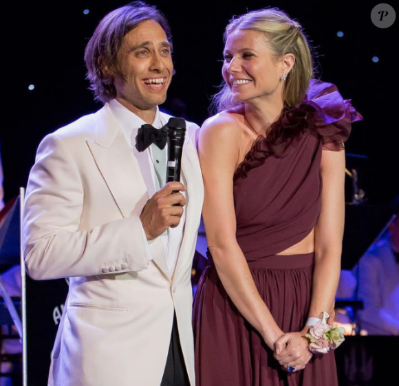 Gwyneth Paltrow et Brad Falchuk lors de leur fête à Los Angeles, le 14 avril 2018.