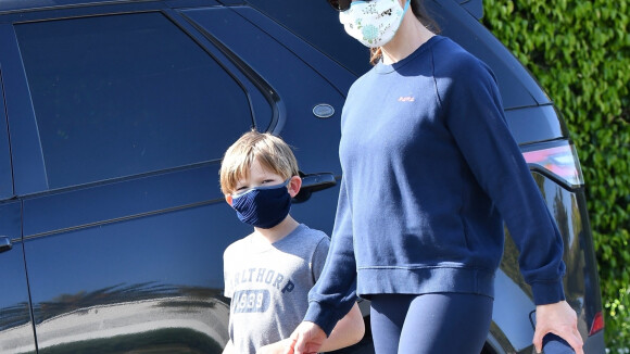 Jennifer Garner : Promenade masquée avec son fils Samuel
