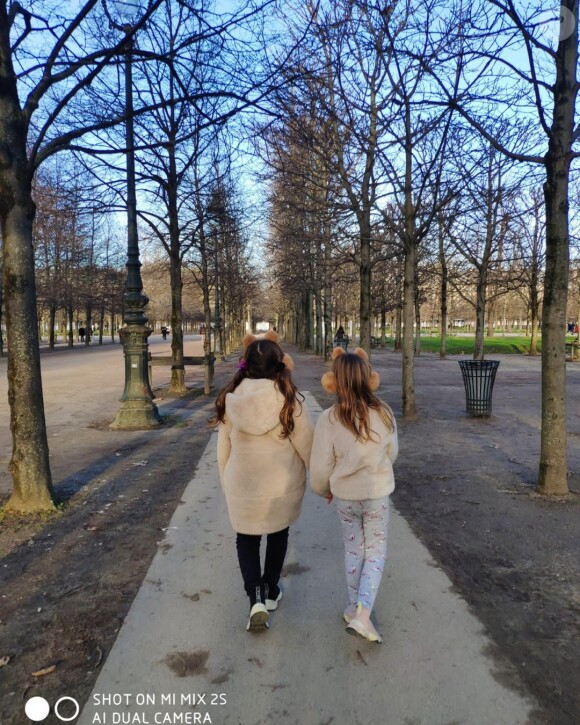 Marc-Olivier Fogiel a publié une photo de ses filles Mila et Lily sur Instagram, le 21 décembre 2019.