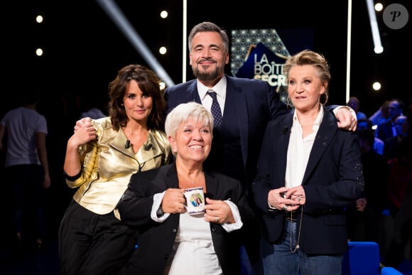 Exclusif - Olivier Minne, Sheila, Mimie Mathy, Faustine Bollaert - Enregistrement de l'émission "La Boîte à secrets 4" à Paris, présentée par F.Bollaert, et diffusée le 10 avril sur France 3. Le 23 janvier 2020 © Tiziano Da Silva / Bestimage