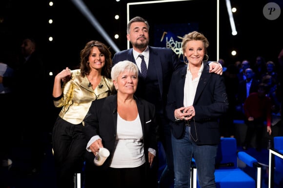 Exclusif - Olivier Minne, Sheila, Mimie Mathy, Faustine Bollaert - Enregistrement de l'émission "La Boîte à secrets 4" à Paris, présentée par F.Bollaert, et diffusée le 10 avril sur France 3. Le 23 janvier 2020 © Tiziano Da Silva / Bestimage