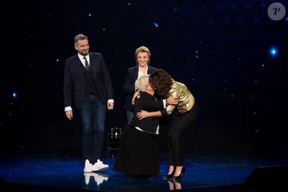 Exclusif - Olivier Minne, Sheila, Mimie Mathy, Faustine Bollaert - Enregistrement de l'émission "La Boîte à secrets 4" à Paris, présentée par F.Bollaert, et diffusée le 10 avril sur France 3. Le 23 janvier 2020 © Tiziano Da Silva / Bestimage