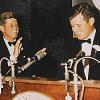 Edward "Ted" Kennedy, ici applaudi par son frère JFK en octobre 1963, est décédé le 25 août 2009 à l'âge de 77 ans. 