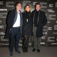 Eric Rochant avec ses acteurs Cécile de France et Jean Dujardin lors de l'avant-première de Möbius à l'UGC Normandie à Paris le 12 février 2013.