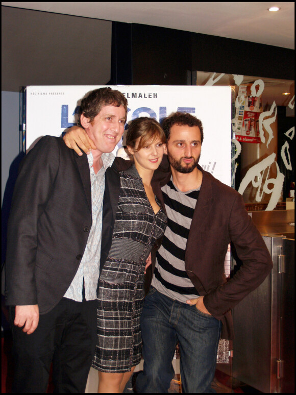 Eric Rochant, Arié Elmaleh, Elodie Navarre lors de l'avant-première de L'Ecole pour tous en 2006 à Paris.