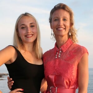 Exclusif - Alexandra Lamy et sa fille Chloé Jouannet - 6e gala annuel de l'unité d'Antibes Juan les Pins, Vallauris, Golfe Juan, de la Croix Rouge française dans le cadre du prestigieux hôtel Eden Roc au Cap d'Antibes, le 2 juin 2018. © Franck Fernandes / Nice Matin / Bestimage