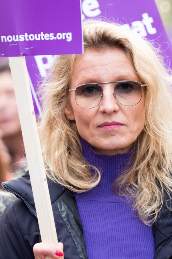 Alexandra Lamy - De nombreuses artistes et personnalités marchent contre les violences sexistes et sexuelles (marche organisée par le collectif NousToutes) de place de l'Opéra jusqu'à la place de la Nation à Paris le 23 Novembre 2019 © Cyril Moreau / Bestimage