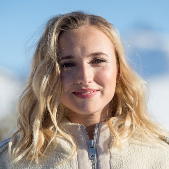 Chloé Jouannet (membre du jury) lors du photocall des membres du jury le troisième jour de la 23e édition du festival international du film de comédie l'Alpe d'Huez, Isère, France, le 16 janvier 2020. © Cyril Moreau/Bestimage