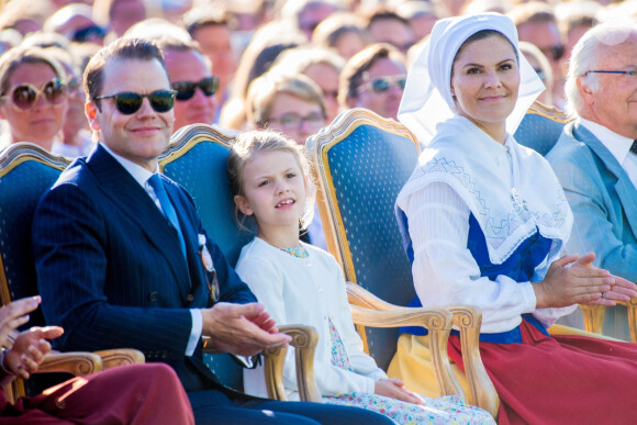 La princesse Victoria de Suède et son mari le prince Daniel de Suède avec leur fille la princesse Estelle de Suède lors de la célébration du 42e anniversaire de la princesse Victoria à Borgholm le 14 juillet 2019.