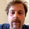 Martin Bazin de "Koh-Lanta" avec une moustache lors d'un live avec Denis Brogniart, le 16 avril 2020, sur Instagram