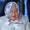 La reine Elisabeth II d'Angleterre prend un train à la gare de King's Lynn dans le Norfolk pour rentrer à Londres, le 11 février 2020. Les passagers de ce train n'étaient pas prévenus que sa Majesté voyagerait avec eux.  Storm Ciara may have prevented Queen Elizabeth II from attending the St. Mary Magdalene Church Sunday morning service in Sandringham two days ago, but it hasn't stopped Her Majesty from returning to London today, after her winter break. The Queen caught a public train from Kings Lynn station, with many fellow passengers unaware she was travelling with them. February 11, 2020.11/02/2020 - King's Lynn