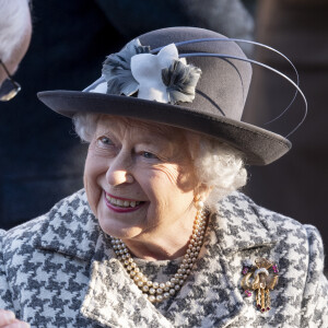 La reine Elisabeth II d'Angleterre à son arrivée au service dominical en l'église St Mary the Virgin à Hillington. Le 19 janvier 2020  19 January 2020. Queen Elizabeth II attends Sunday Service at St Mary the Virgin at Hillington near Sandringham19/01/2020 - London