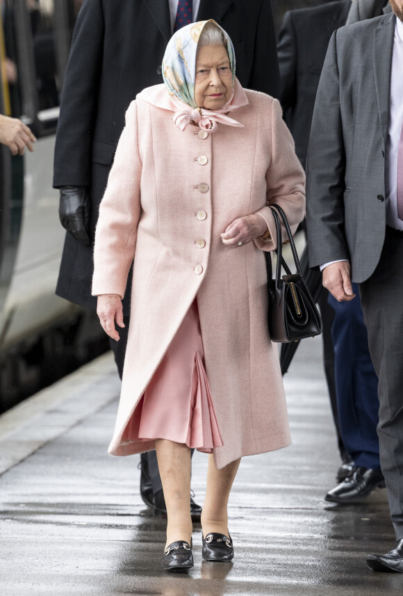 La reine Elisabeth II d'Angleterre arrive à la gare de King's Lynn pour aller passer les fêtes à Sandringham le 20 décembre 2019. 20/12/2019 - King's Lynn