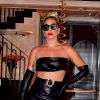 Lady Gaga quitte son hôtel avant de se produire sur la scène de l'Apollo Theater à New York le 24 juin 2019