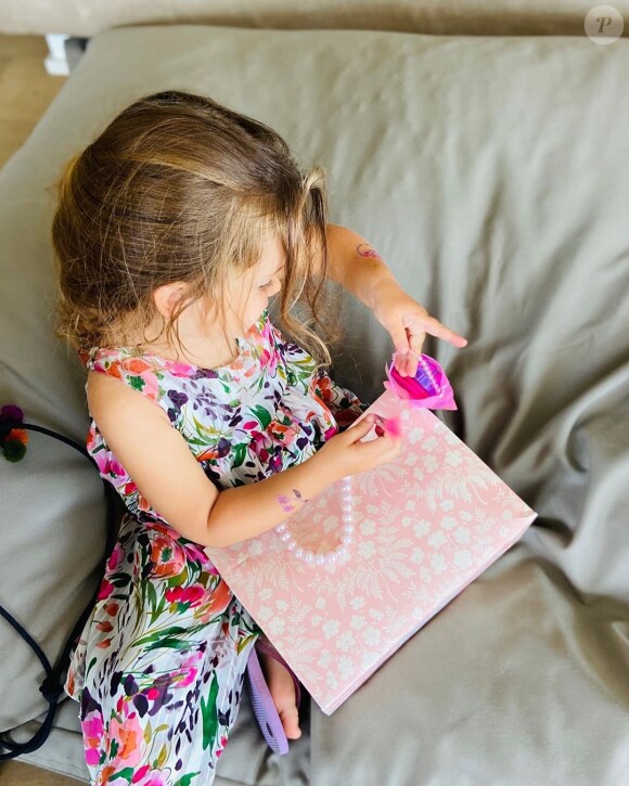 Amélie Mauresmo a fêté les 3 ans de sa fille Ayla le 20 avril 2020.