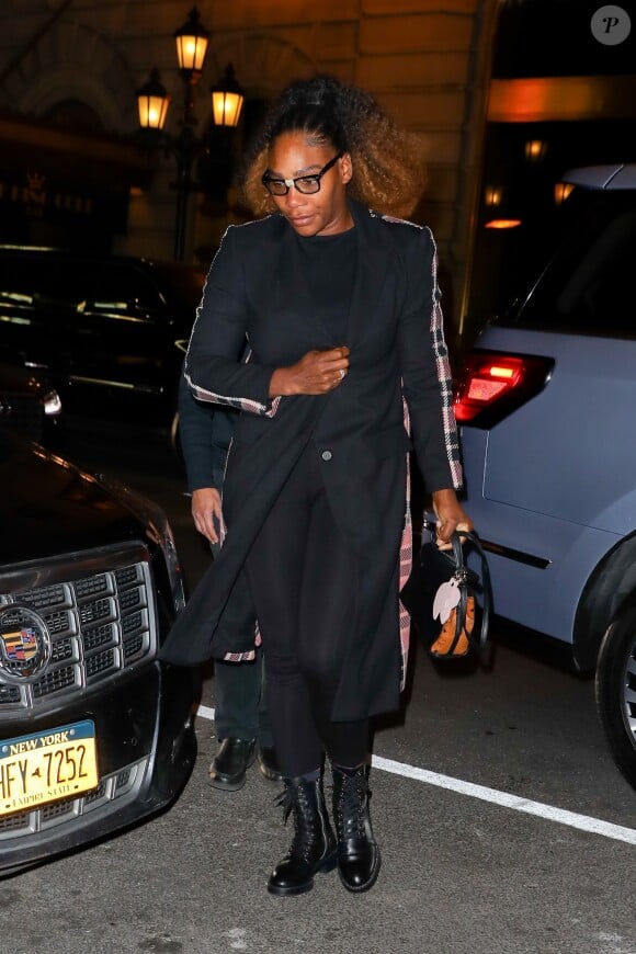 Serena Williams arrive au Polo Bar à New York, pour dîner avec la duchesse de Sussex. Le 19 février 2019