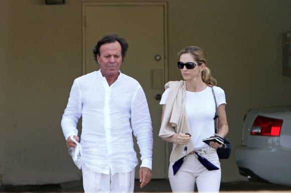 Julio Iglesias et sa femme Miranda à Miami en 2009.