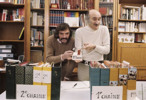 En France, à Paris, Les Frères Ennemis, Teddy Vrignault et André Gaillard présentant la 3e chaîne en décembre 1972.
