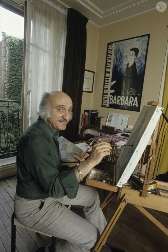 En France, portrait d'André Gaillard chez lui en 1989.