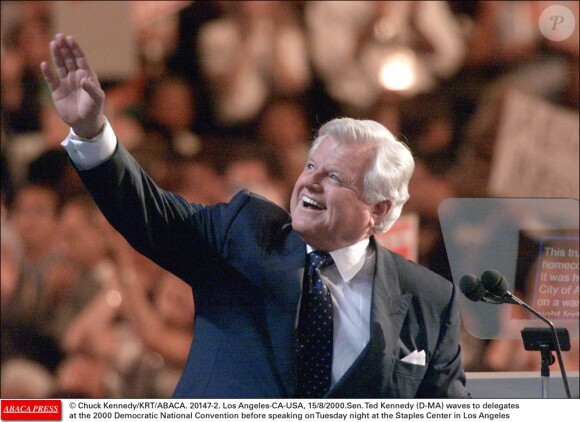 Edward "Ted" Kennedy est décédé le 25 août 2009 à l'âge de 77 ans. Les Etats-Unis perdent un emblématique patriarche, un fervent batailleur politique et une figure légendaire du clan Kennedy.
