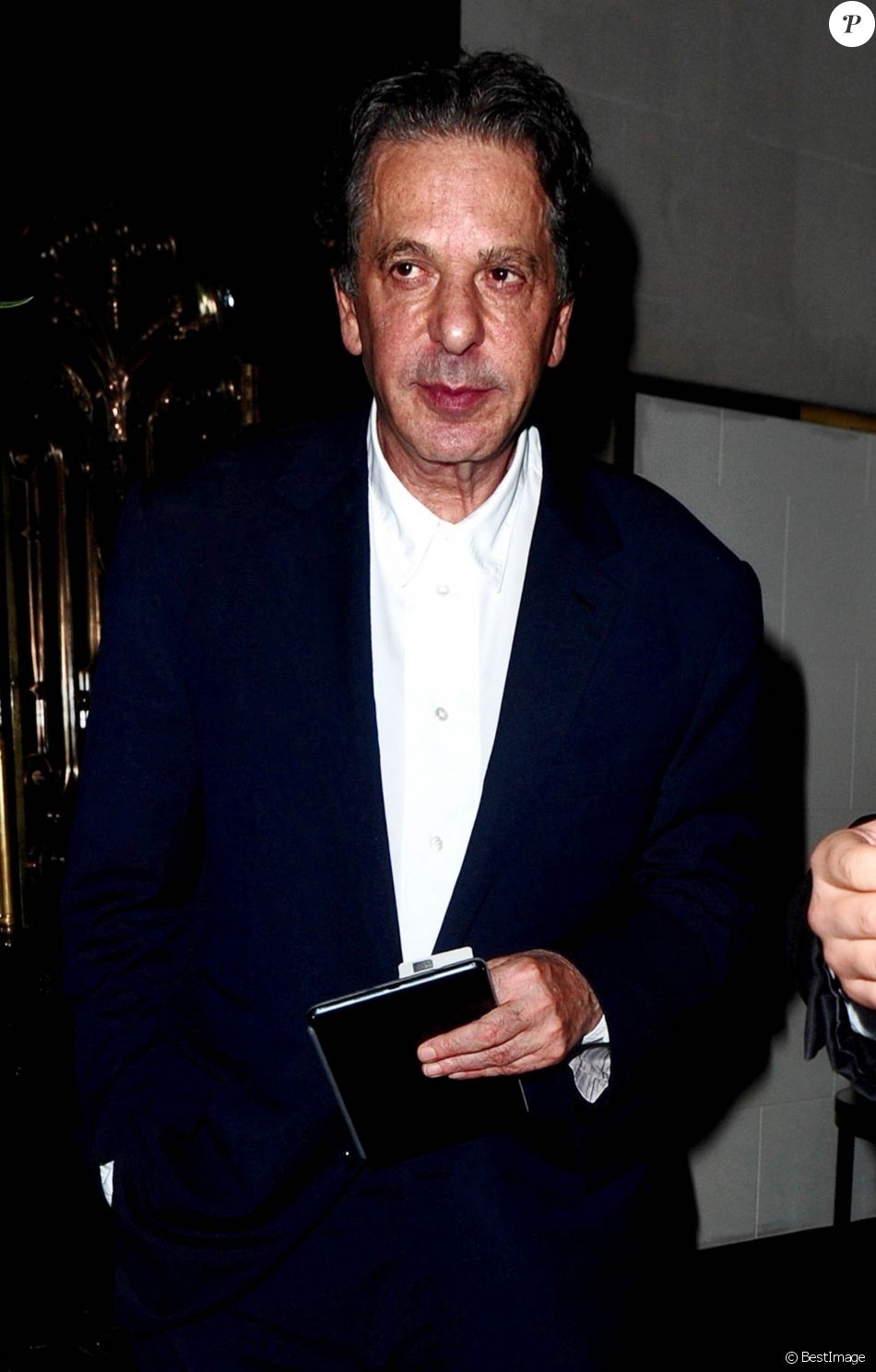 Charles Saatchi sort du restaurant Scotts a Londres. Le collectionneur ...