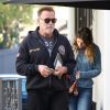 Arnold Schwarzenegger sort d'un petit déjeuner avec sa fille Katherine à Los Angeles le 13 mars 2019.