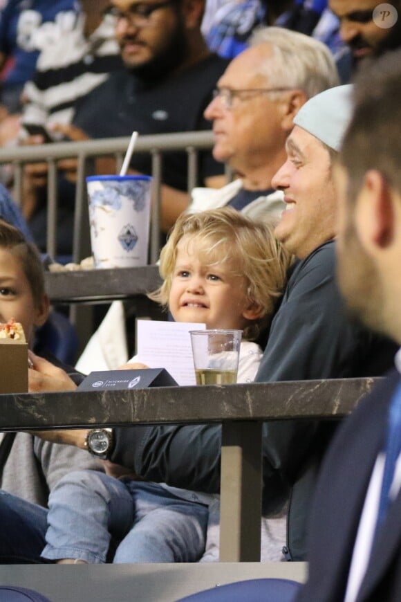 Exclusif - Michael Bublé est allé voir un match de football de l'équipe des Whitecaps avec son fils Noah à Vancouver. Le 26 août 2015 © CPA / Bestimage