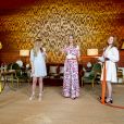  La reine Maxima des Pays-Bas et ses filles la princesse héritière Catharina-Amalia (ici à la manoeuvre visi, la princesse Alexia et la princesse Ariane ont inauguré une plateforme de vente en ligne le 27 avril 2020 au palais Huis ten Bosch à l'occasion de la Fête du Roi pour le 53e anniversaire du roi Willem-Alexander. 