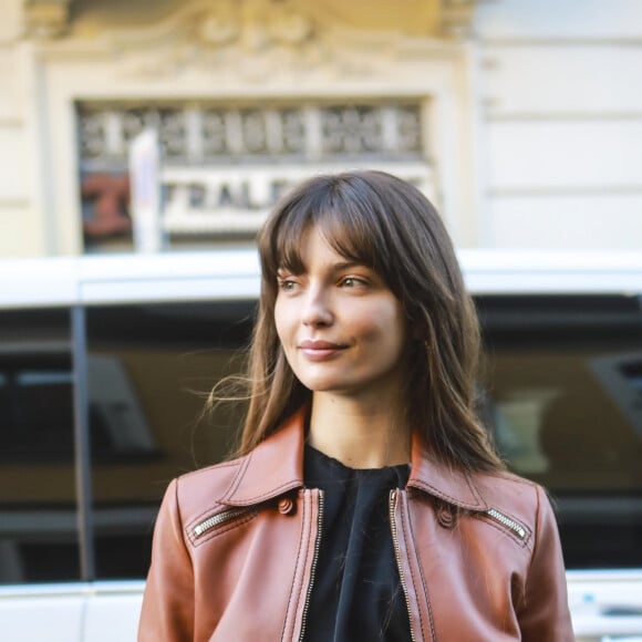 Annabelle Belmondo - Sorties du défilé Tod's à Milan lors de la fashion week, le 21 février 2020.