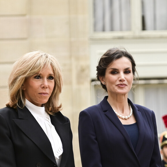 La première dame Brigitte Macron, la reine Letizia d'Espagne - Le roi et la reine d'Espagne arrivent au palais de l'Elysée à Paris pour un déjeuner avant la cérémonie à l'occasion de la première journée nationale d'hommage aux victimes du terrorisme le 11 mars 2020. © JB Autissier / Panoramic / Bestimage