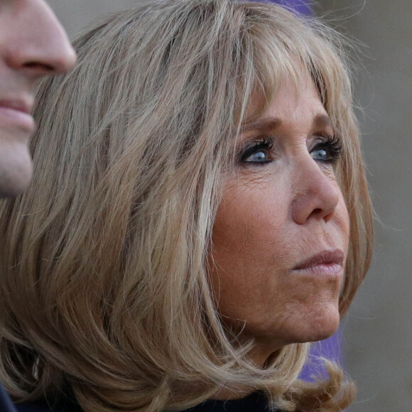 Le président Emmanuel Macron, la première dame Brigitte Macron - Le président de la République française et sa femme accueillent le roi et la reine de Jordanie au palais de l'Elysée à Paris le 29 mars 2019. © Stéphane Lemouton / Bestimage  French president and his wife welcome king and queen of Jordania at Elysee palace in Paris on March 29th 201929/03/2019 - Paris