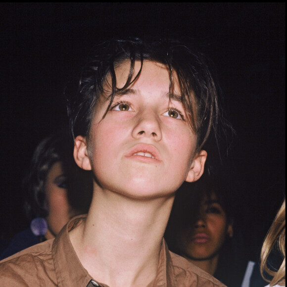 Charlotte Gainsbourg au défilé de Kate Berry à Paris, en 1985.