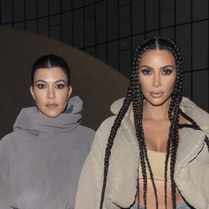 Exclusif - Kourtney Kardashian et sa soeur Kim - Kanye West présente sa 8e collection Yeezy au siège du Parti Communiste à Paris le 2 mars 2020.