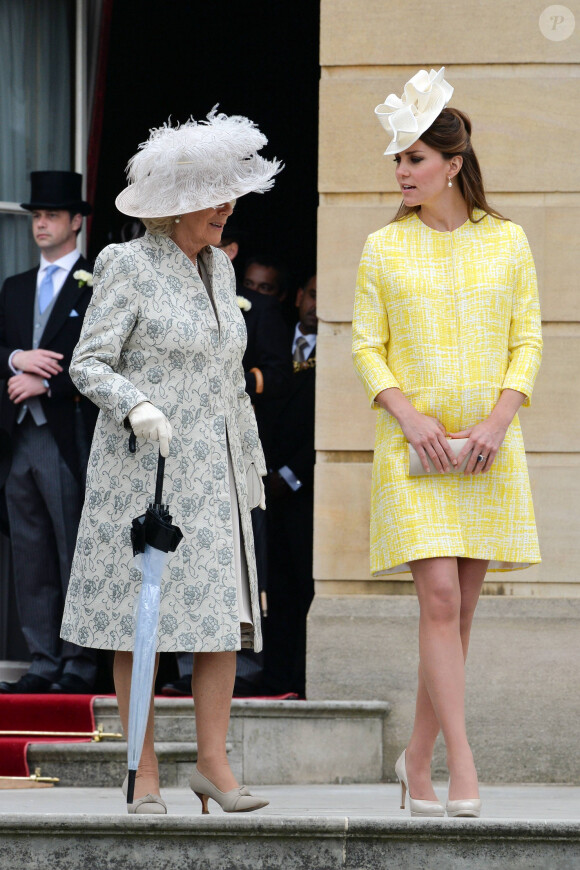 Camilla Parker Bowles, la duchesse de Cornouailles, Catherine Kate Middleton, la duchesse de Cambridge, enceinte - Garden party a Buckingham palace a Londres le 23 mai 2013.