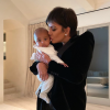 Kris Jenner et son petit-fils Psalm West, le fils de Kim Kardashian et Kanye West. Photo publiée le 9 mai 2020.
