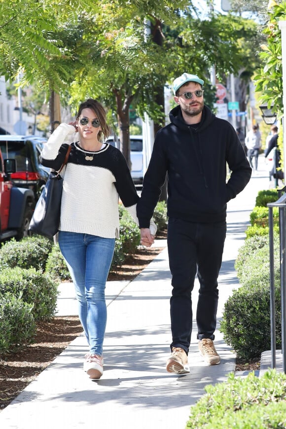 Exclusif - Jamie Dornan et sa femme Amelia Warner dans les rues de West Hollywood, le 23 février 2018.